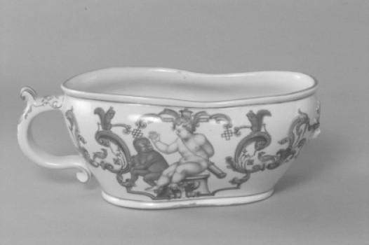 Chamber pot, leaf- and strapwork 