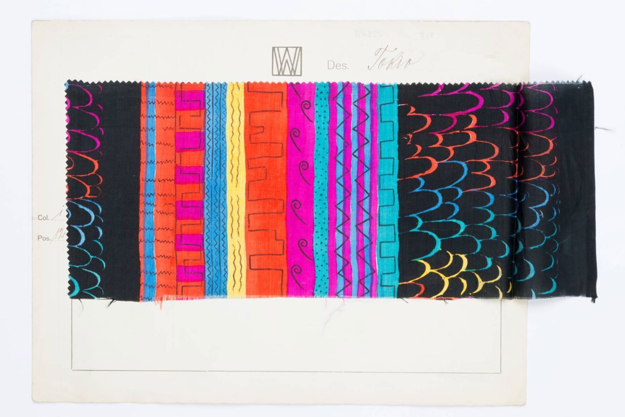 Swatch card of WW fabric Tokyo: different colors lined up horizontally
