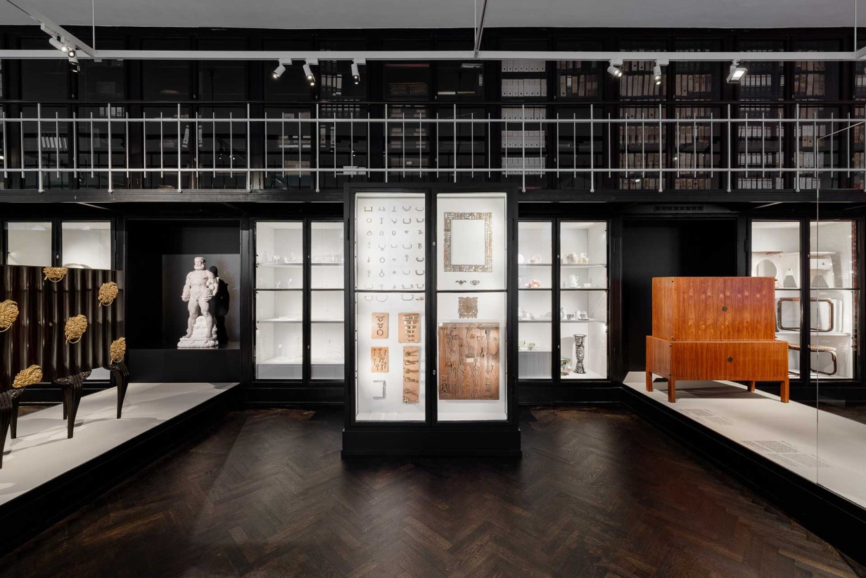 WIEN 1900 – Alltag. Gesamtkunstwerk Sammlung WIEN 1900 mit Vitrinen