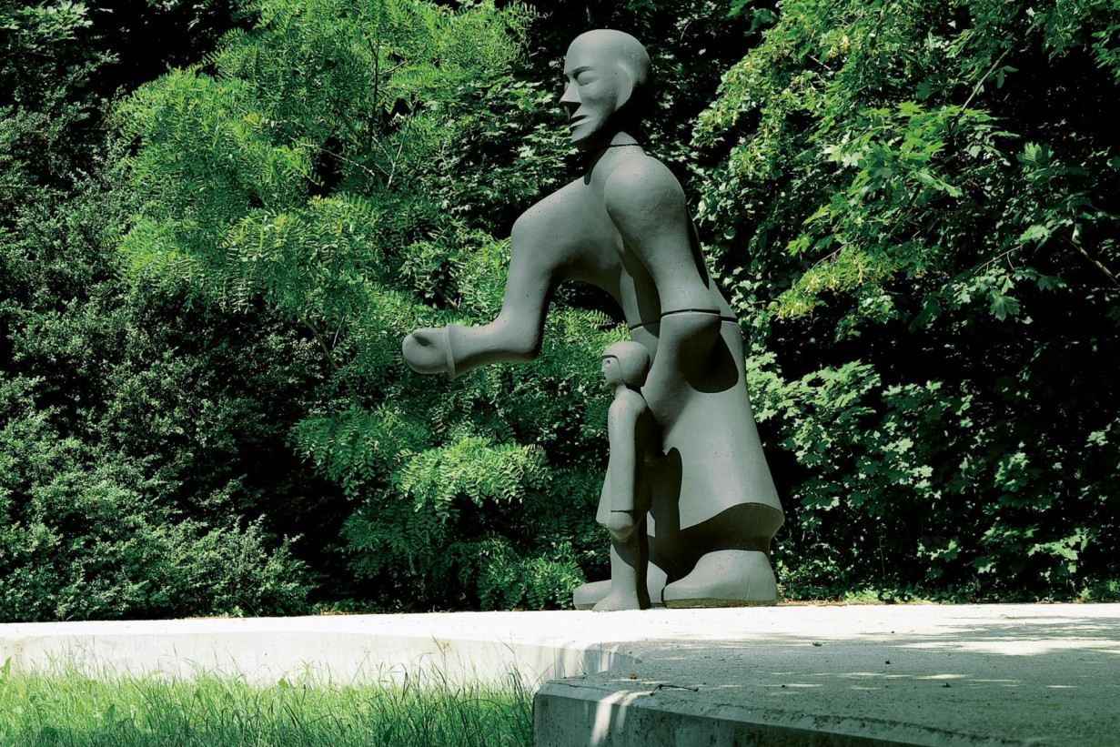 Hubert Schmalix, Der Vater weist dem Kind den Weg, 1996, MAK Geymüllerschlössel, Park